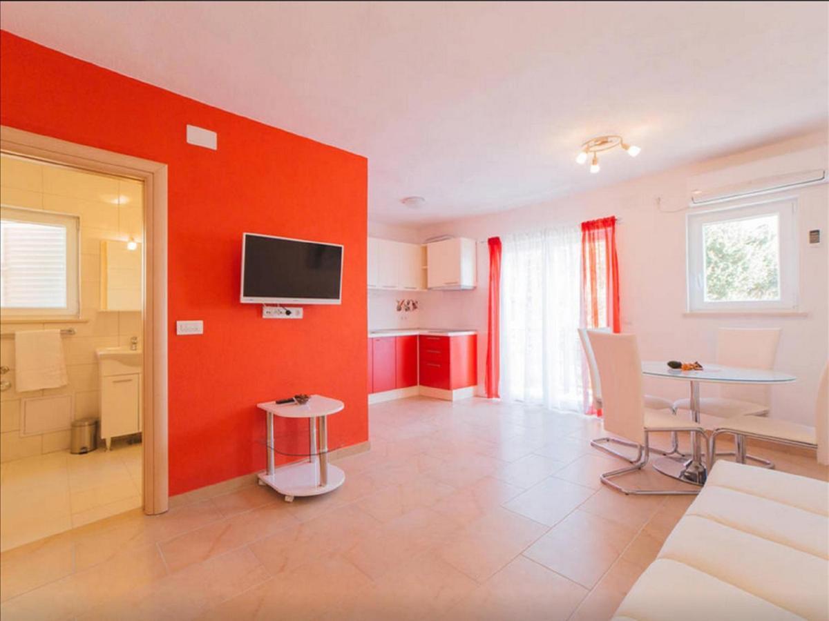 House Karlo Apartments أوميس المظهر الخارجي الصورة