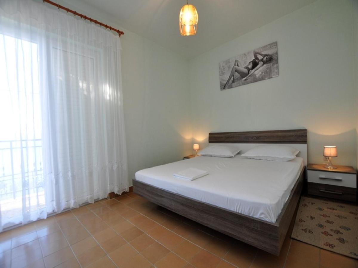 House Karlo Apartments أوميس المظهر الخارجي الصورة