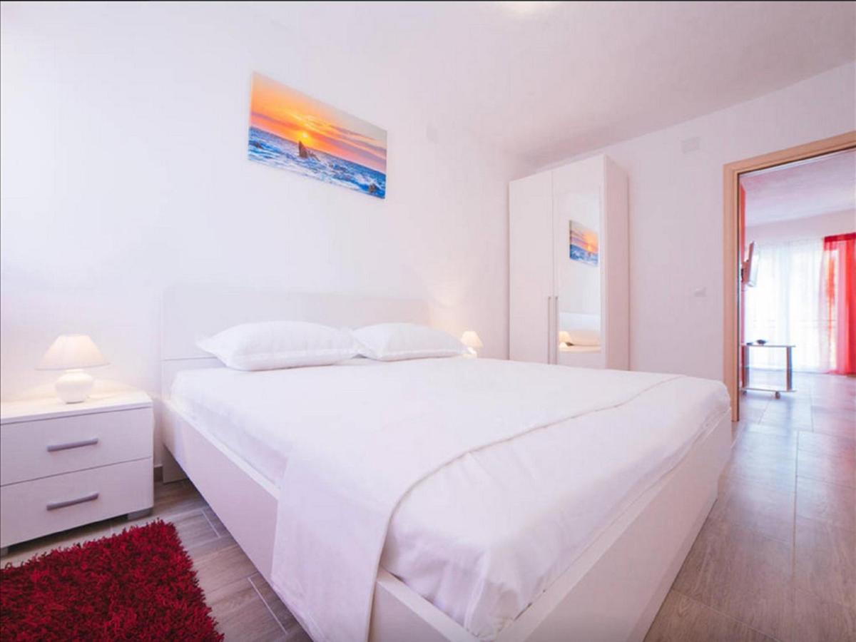 House Karlo Apartments أوميس المظهر الخارجي الصورة