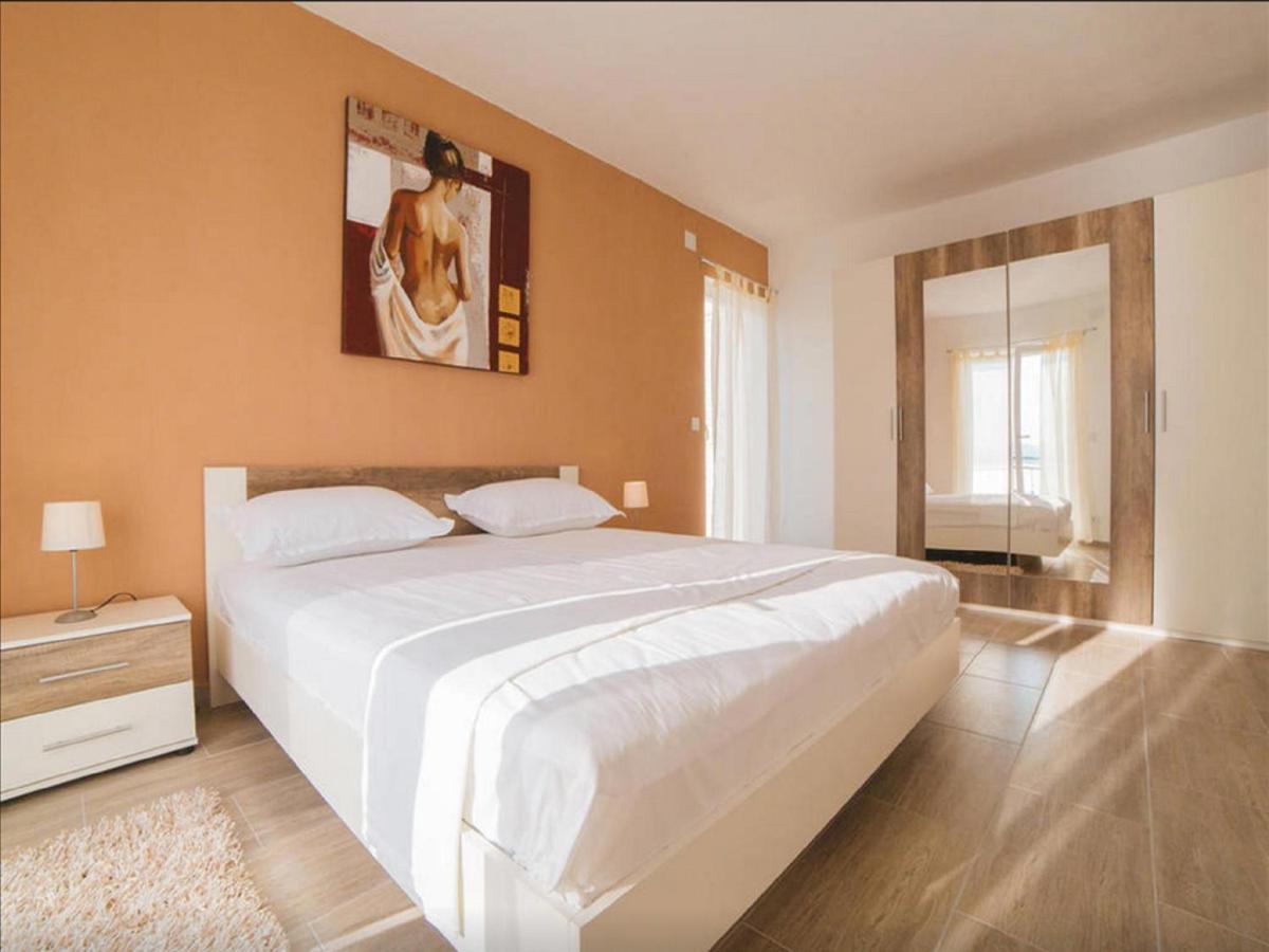 House Karlo Apartments أوميس المظهر الخارجي الصورة