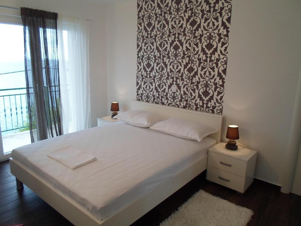 House Karlo Apartments أوميس المظهر الخارجي الصورة