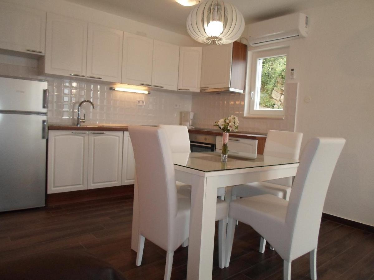 House Karlo Apartments أوميس المظهر الخارجي الصورة