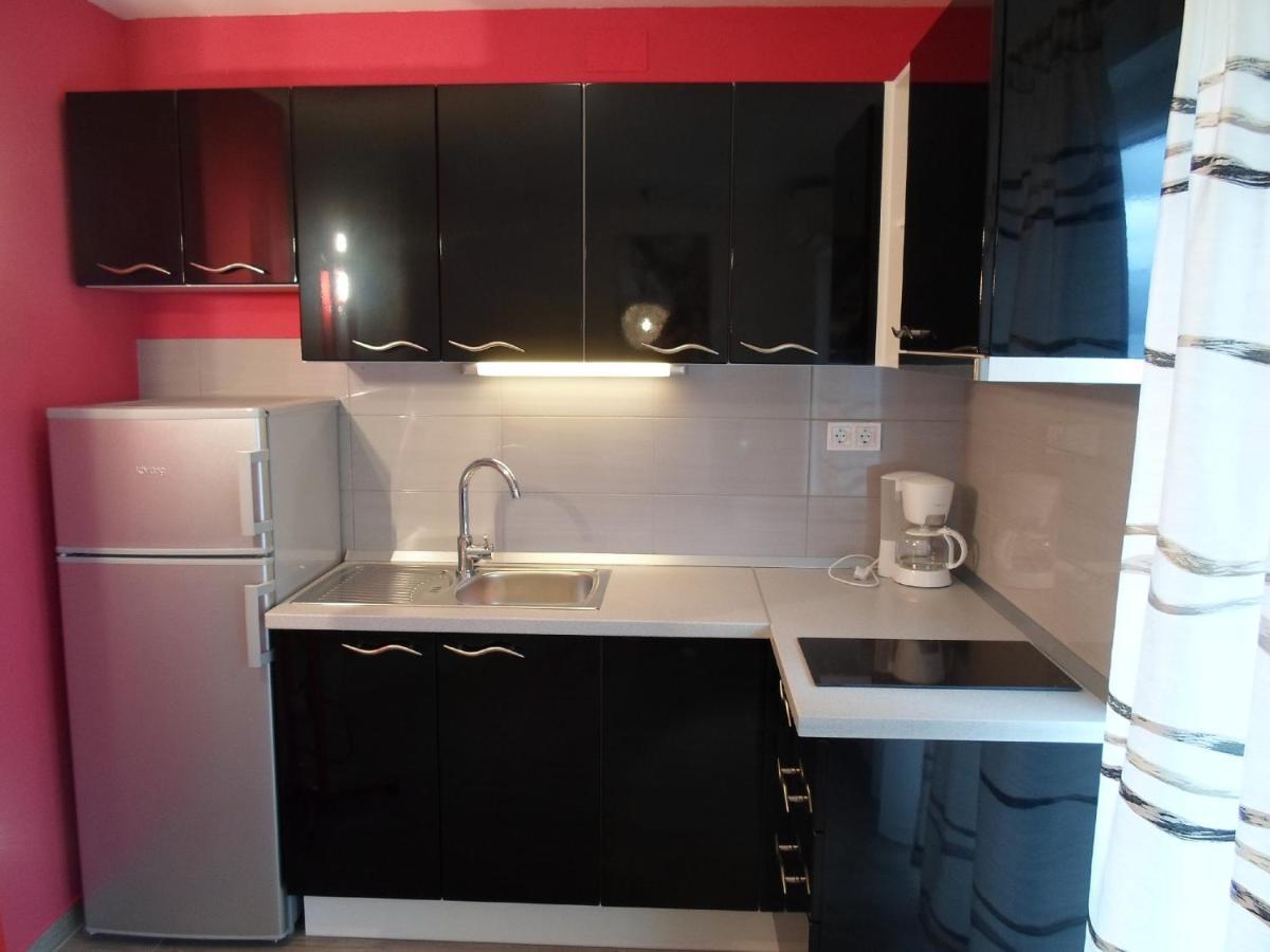 House Karlo Apartments أوميس المظهر الخارجي الصورة