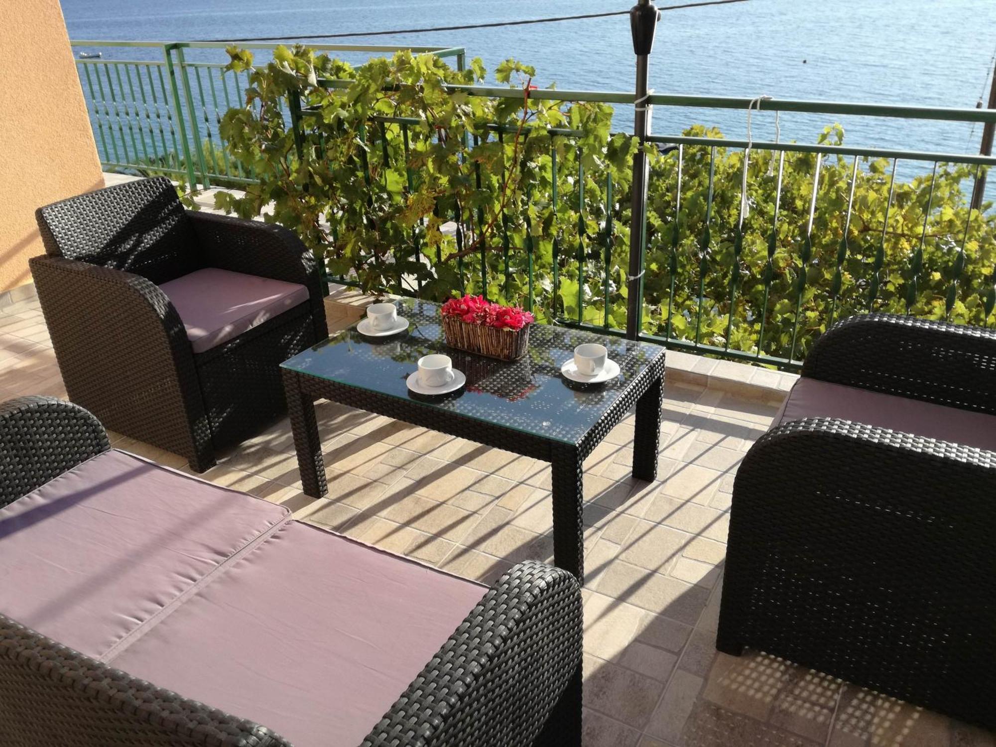 House Karlo Apartments أوميس الغرفة الصورة